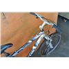 Image 2 : SILVER BLACK HEAD BIKE