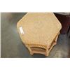 Image 2 : WICKER ENDTABLE