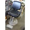Image 1 : MODERN BARBER CHAIR