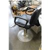 Image 2 : MODERN BARBER CHAIR