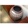 Image 2 : LARGE VASE