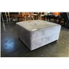 Image 2 : LARGE GREY FABRIC OTTOMAN