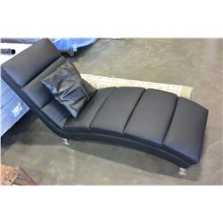 MODERN BLACK LEATHER LOUNGER