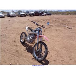 2007 - DIRT BIKE