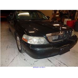 2003 - LINCOLN TOWN CAR