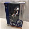 Image 1 : McFarlane Toys Vintage Hockey - 12" Action Figure