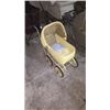 Image 1 : Doll carriage