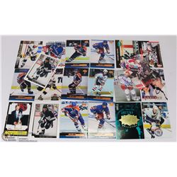 LARGE COLLECTION OF WAYNE GRETZKY CARDS