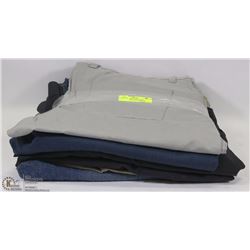 6 PAIRS OF MENS PANTS OF UNCONFIRMED SIZES APPROX