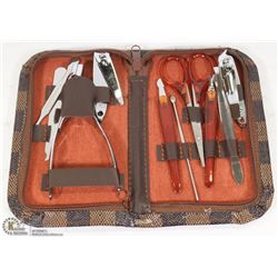 10 PIECE MANICURE SET IN CASE     NEW