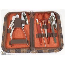 10 PIECE MANICURE SET IN CASE     NEW