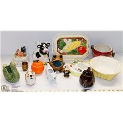 26) BOX OF ASSORTED CERAMIC NOVELTY ITEMS.