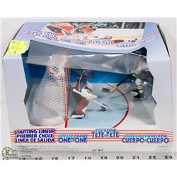 STARTING LINEUP HOCKEY DISPLAY JAGR VS P. ROY