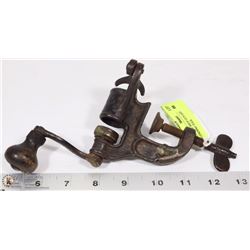 VINTAGE SHOT GUN SHELL LOADING TOOL.