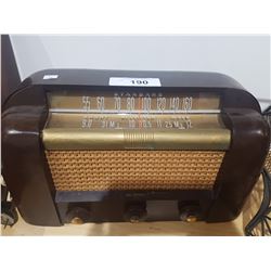 VINTAGE RCA VICTOR SHORTWAVE RADIO