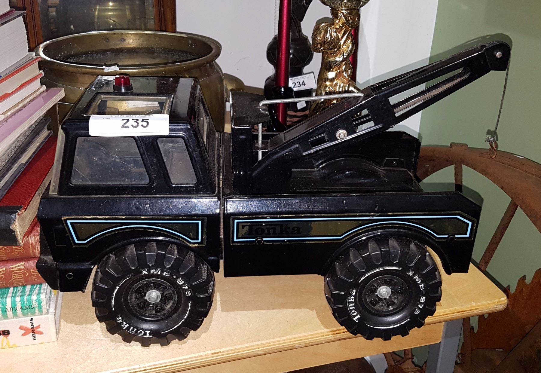metal tonka tow truck