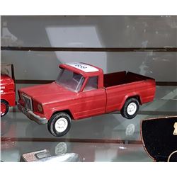VINTAGE 1960 JEEP TRUCK