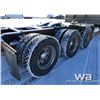 Image 15 : 2011 KENWORTH T800 TRI-DRIVE TRUCK