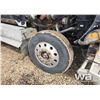 Image 12 : 2001 IHC EAGLE 9900 T/A TRUCK