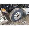 Image 13 : 2001 IHC EAGLE 9900 T/A TRUCK
