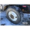 Image 12 : 2001 WESTERN STAR 4964SX T/A TANK TRUCK