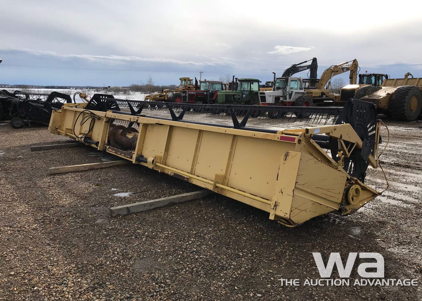 NH 971 30 FT. STRAIGHT CUT HEADER - Weaver Bros. Auctions Ltd.