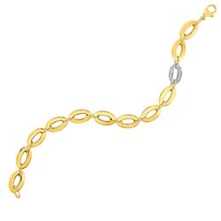 14K Yellow Gold and Diamond Oval Link Bracelet (1/10 ct. tw.)