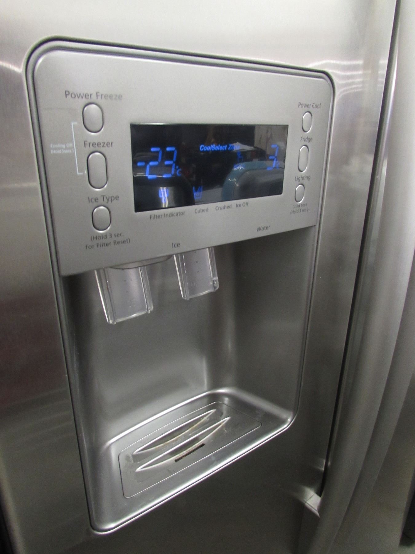 SAMSUNG SS DOUBLE DOOR FRIDGE WITH WATER & ICE DISPENSER MODEL RS277ACRS (32.5 SAMSUNG SS DOUBLE DOOR FRIDGE WITH WATER & ICE DISPENSER MODEL RS277ACRS (32.5