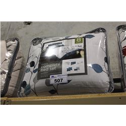 8 PIECE COMPLETE BEDSET QUEEN SIZE 'MICHEALA'