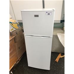 FRIDGIDAIRE APARTMENT SIZED FRIDGE - NOT WORKING