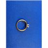 Image 2 : LADIES 18K WHITE AND YELLOW GOLD RING CONTAINING ONE DIAMOND