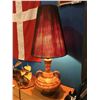 Image 2 : MID CENTURY CERAMIC TABLE LAMP WITH LARGE ROPE CORD SHADE