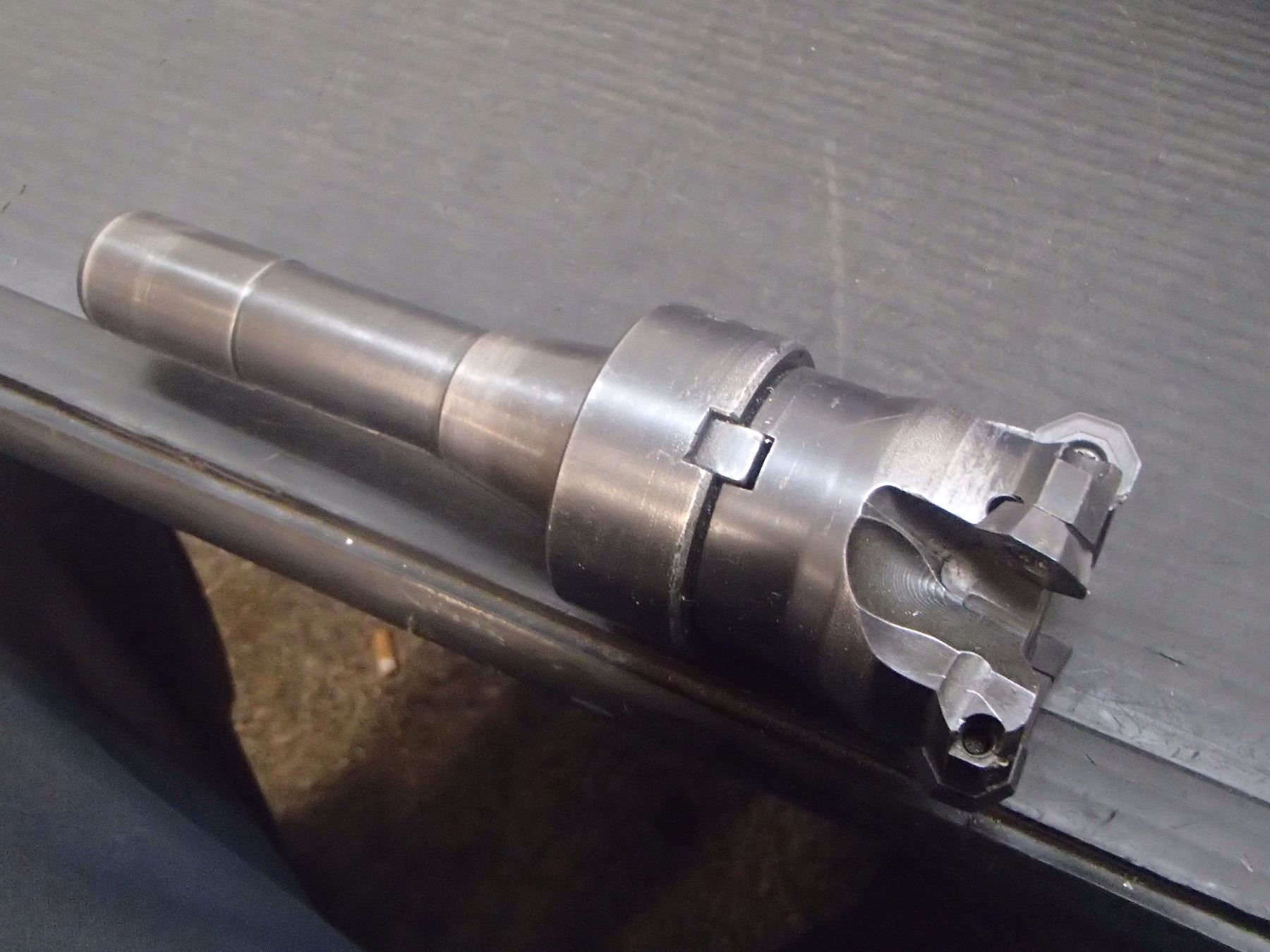 R8 Shank Shell End Mill Holder with 2