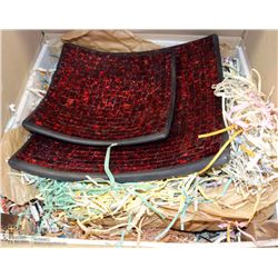 CASE OF DECORATIVE MOSAIC PLATES OR BOWLS