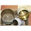 Image 1 : LOT OF INDOOR POTS.