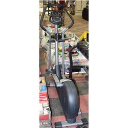 CUSTOM FIT ELIPTICAL WITH SMART PROGRAMS
