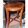 Image 1 : ROUND WOOD END TABLE