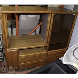 WOOD ENTERTAINMENT CENTER