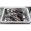 Image 1 : BUSPAN OF ASSORTED SERVING UTENSILS