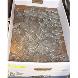 FLAT OF SHORT CHAMPAGNE GLASSES