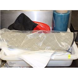 BUSPAN W/PARCHMENT PAPER AND OVEN MITTS