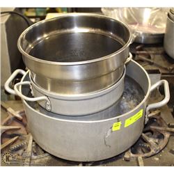 LOT OF 2 POTS AND A SOUP INSERT