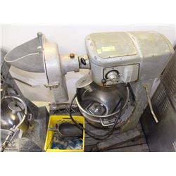 UPRIGHT MIXER W/ ATTACHMENTS
