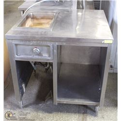 WELLS HEATED INSERT TABLE WITH ONE SHELF