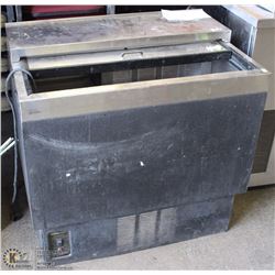 GLASTENDER MF39-B2 COMMERCIAL SLIDE LID COOLER