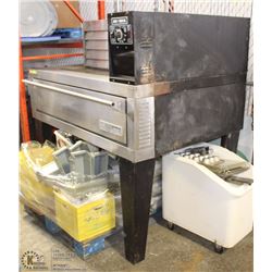 GARLAND GAS AIR DECK PIZZA OVEN WITH PIZZA PEEL.