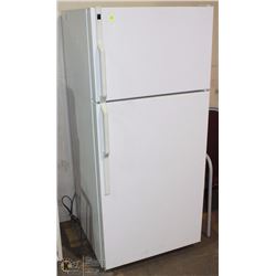 HOTPOINT REFRIDGERATOR W/ FREEZER