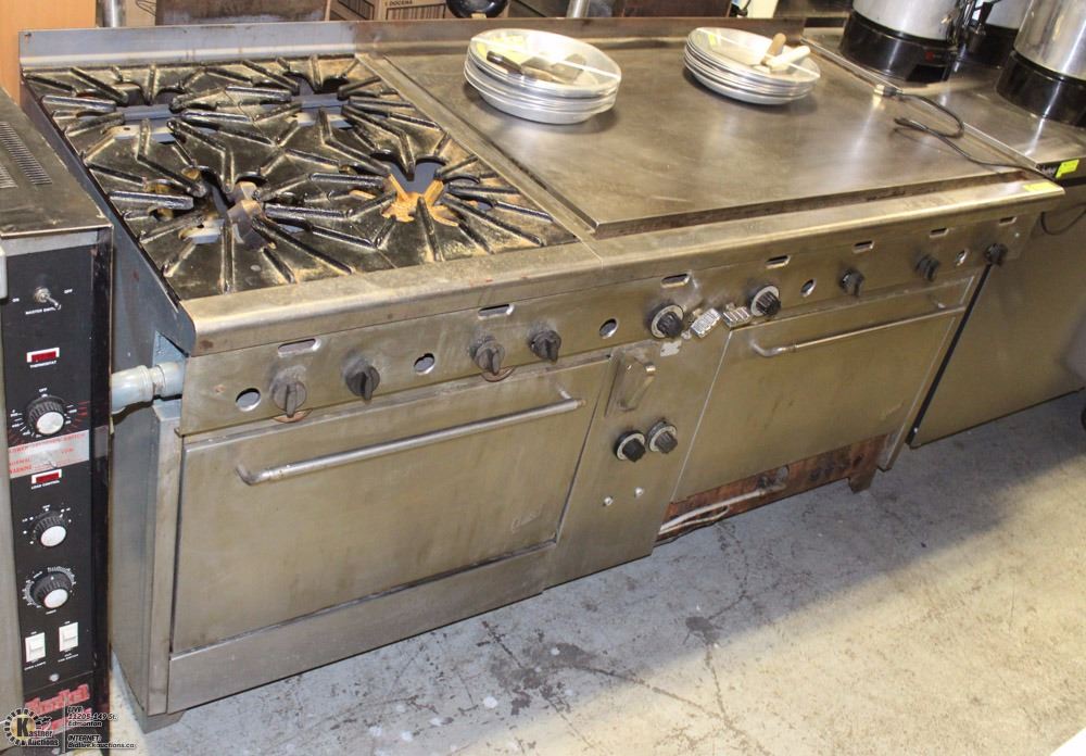 4 BURNER STOVE WITH FLAT TOP GRILL