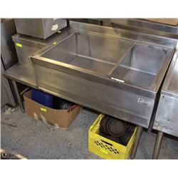 STAINLESS STEEL WASH BASIN WITH 15 AMP RECEPTACLE