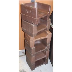 LOT OF 6 PLASTIC BOOSTER SEATS